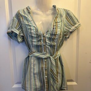 Sheer women’s top with removable belt, cinched at top